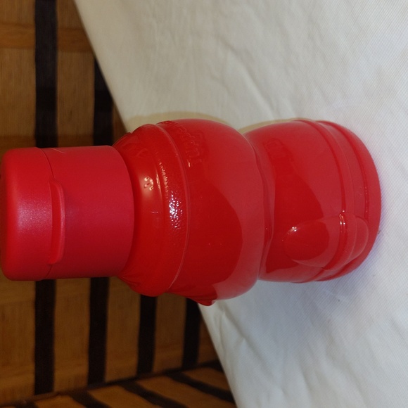 Tupperware Santa Clause Water Bottle with Flip Top Seal Holiday Red - Picture 2 of 4